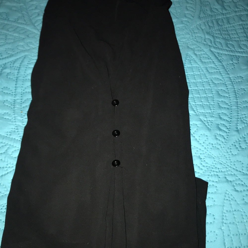 NWOT beautiful back blouse - Picture 8 of 8